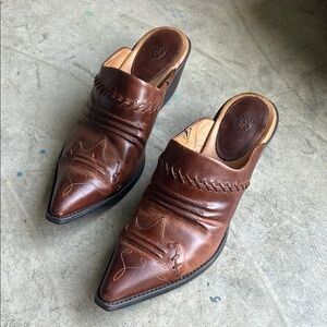 Ariat Brown Cowboy Western Boots with Decorative Stitching